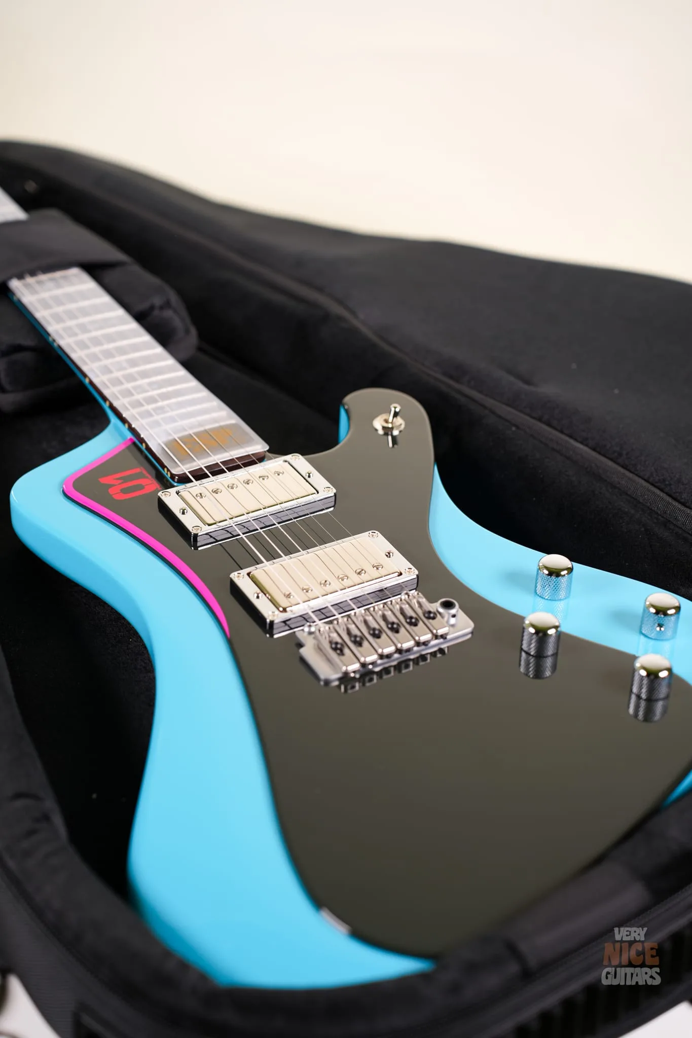 ESP Stream Miku Custom – Very Nice Guitars