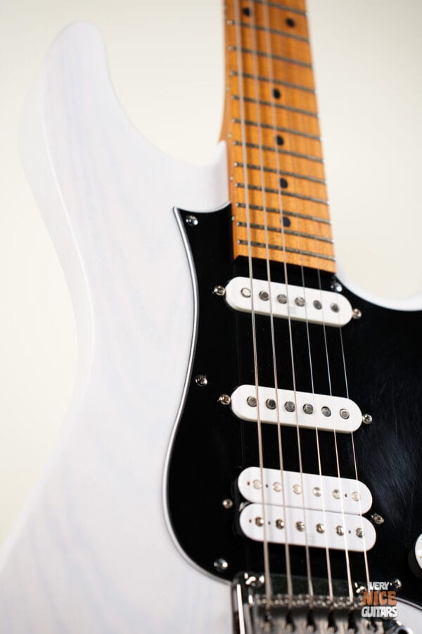 Ibanez AZ2204 LA Custom Shop - Image 9