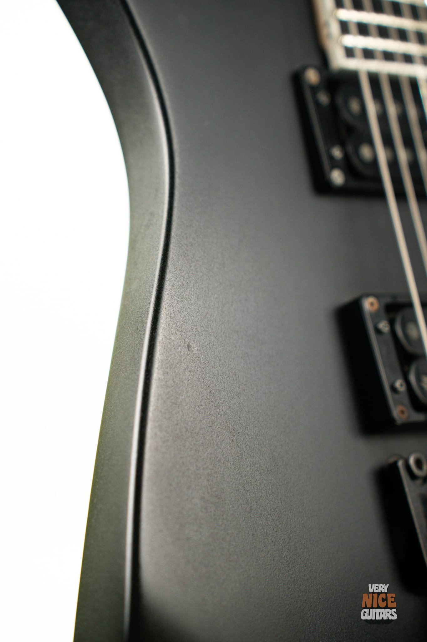 Caparison Dellinger II - Image 18