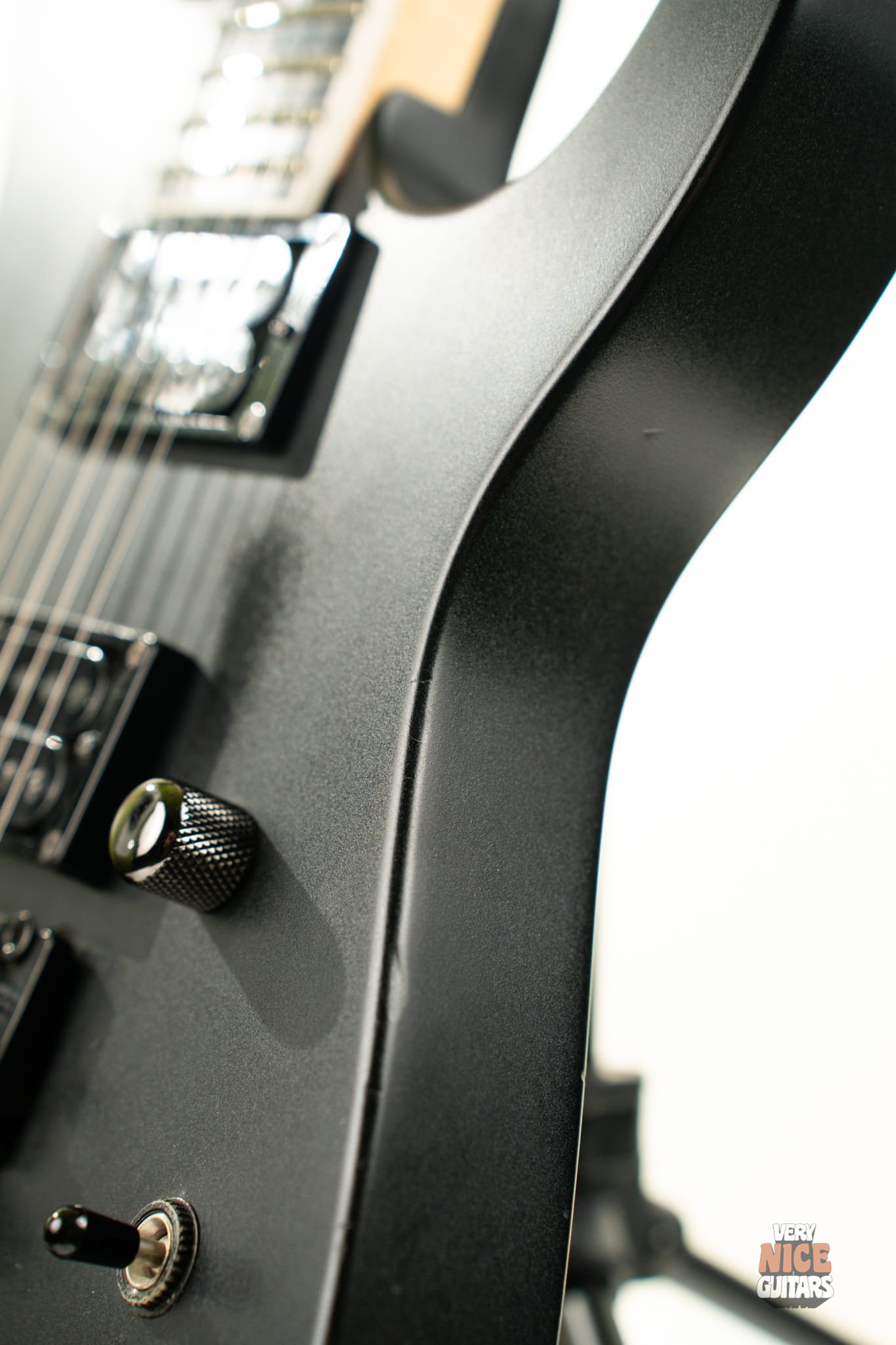 Caparison Dellinger II - Image 23