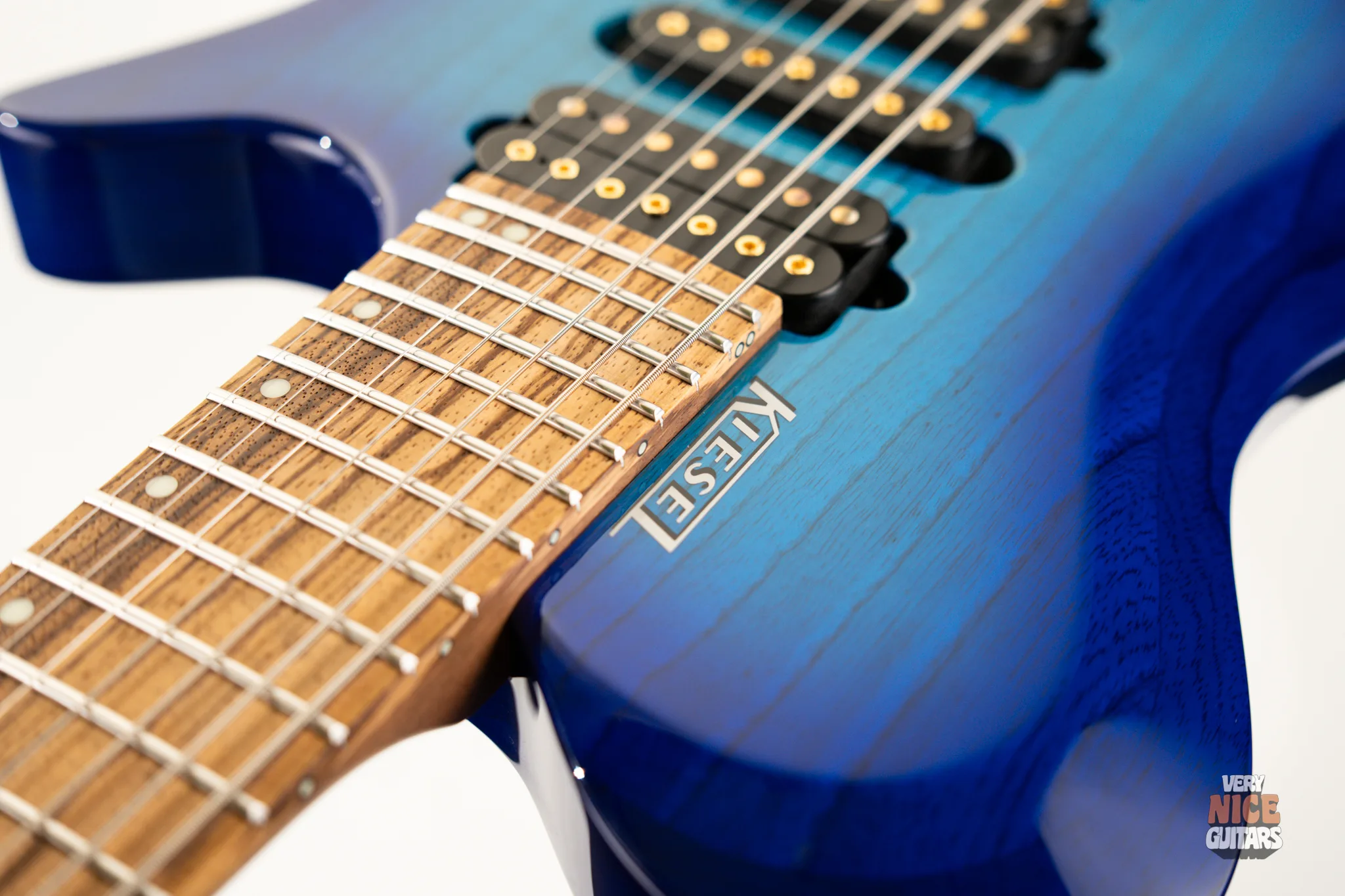 Kiesel Zeus Z7X – Very Nice Guitars