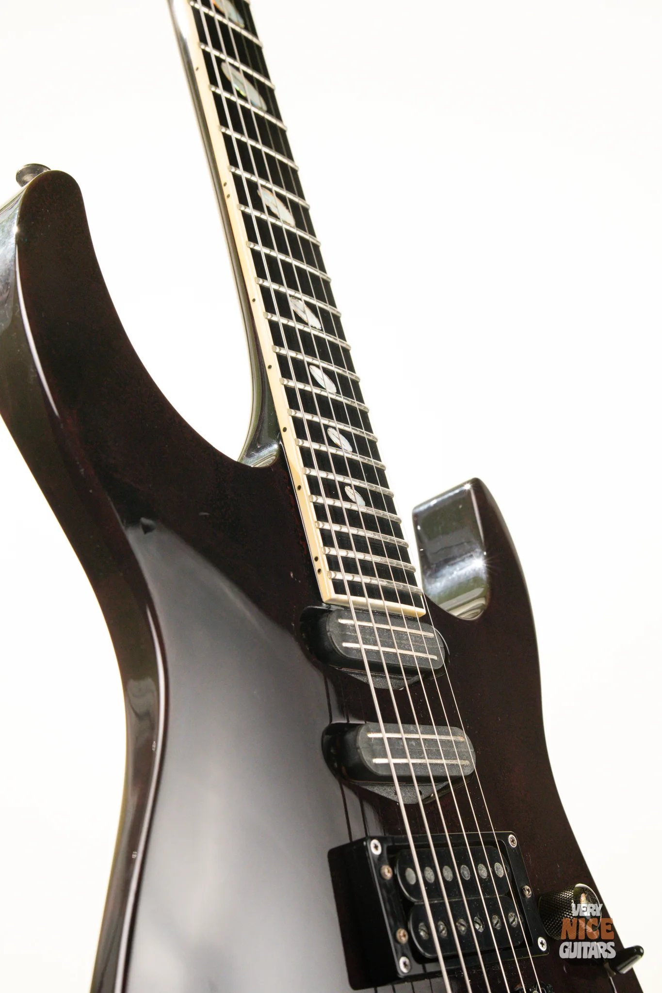 Caparison TAT Crimson – Very Nice Guitars