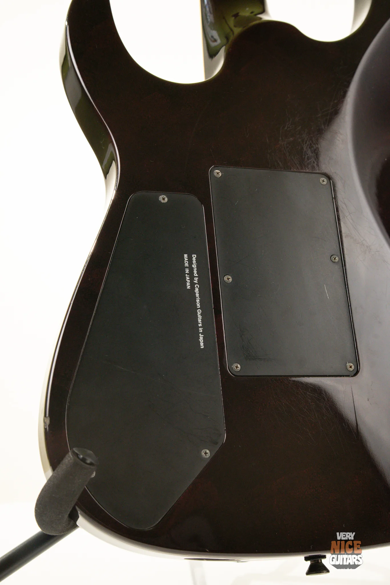 Caparison TAT Crimson – Very Nice Guitars