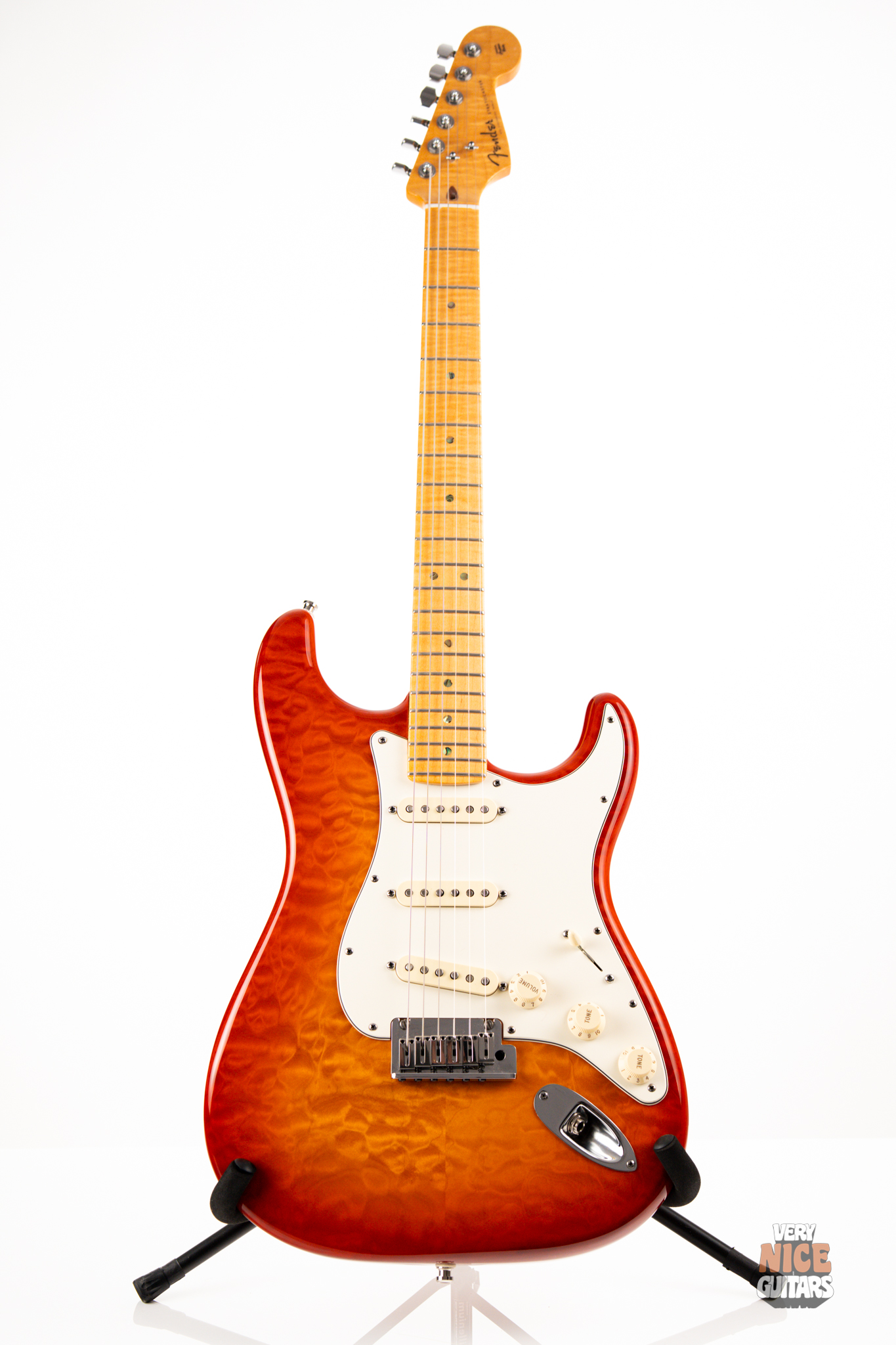Fender Custom Shop Deluxe Stratocaster - Image 2