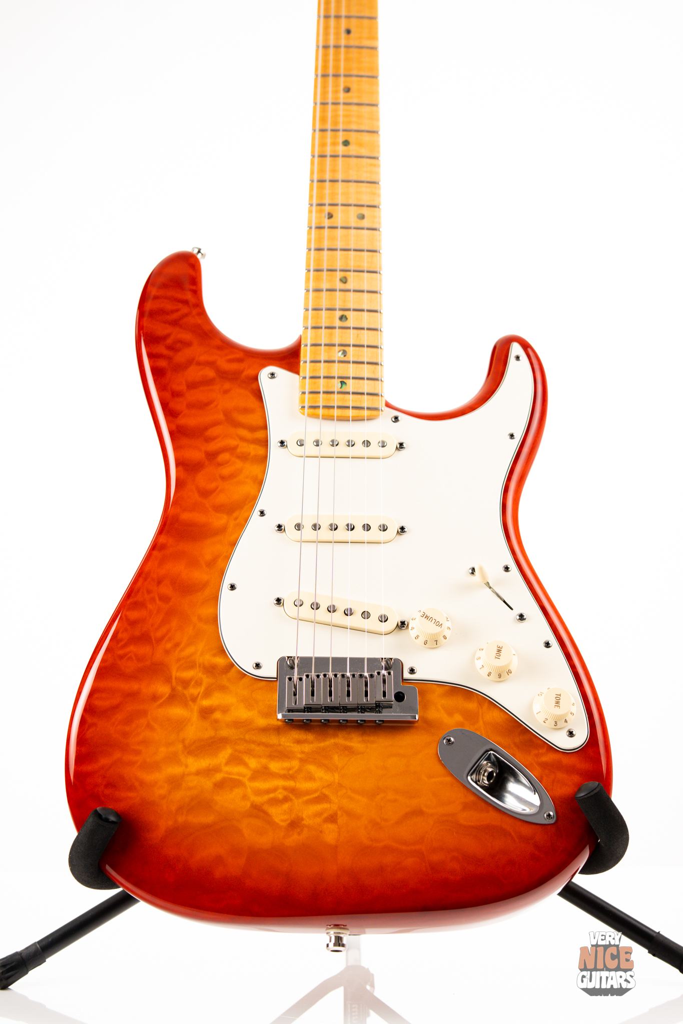 Fender Custom Shop Deluxe Stratocaster - Image 3