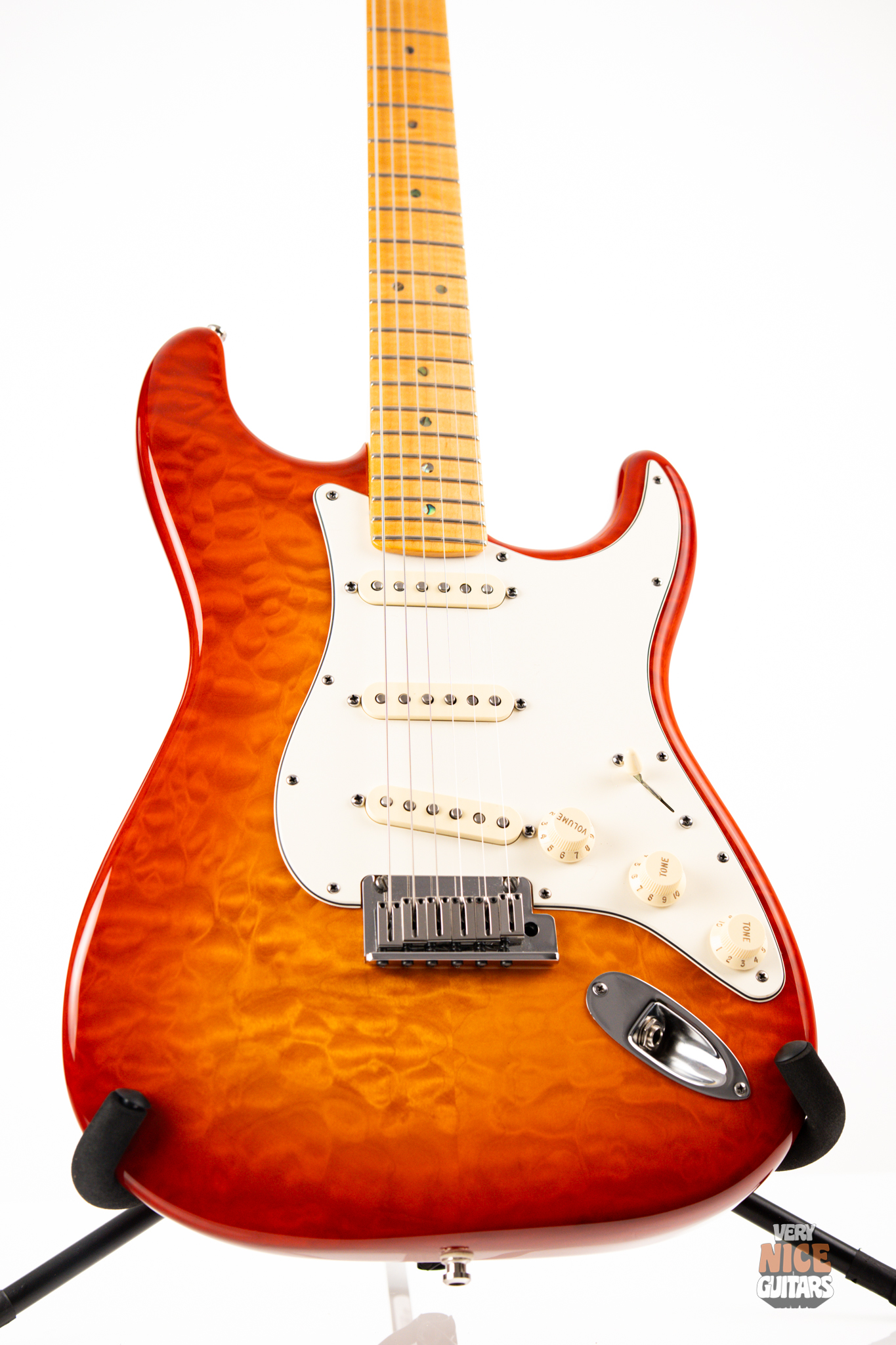 Fender Custom Shop Deluxe Stratocaster - Image 6