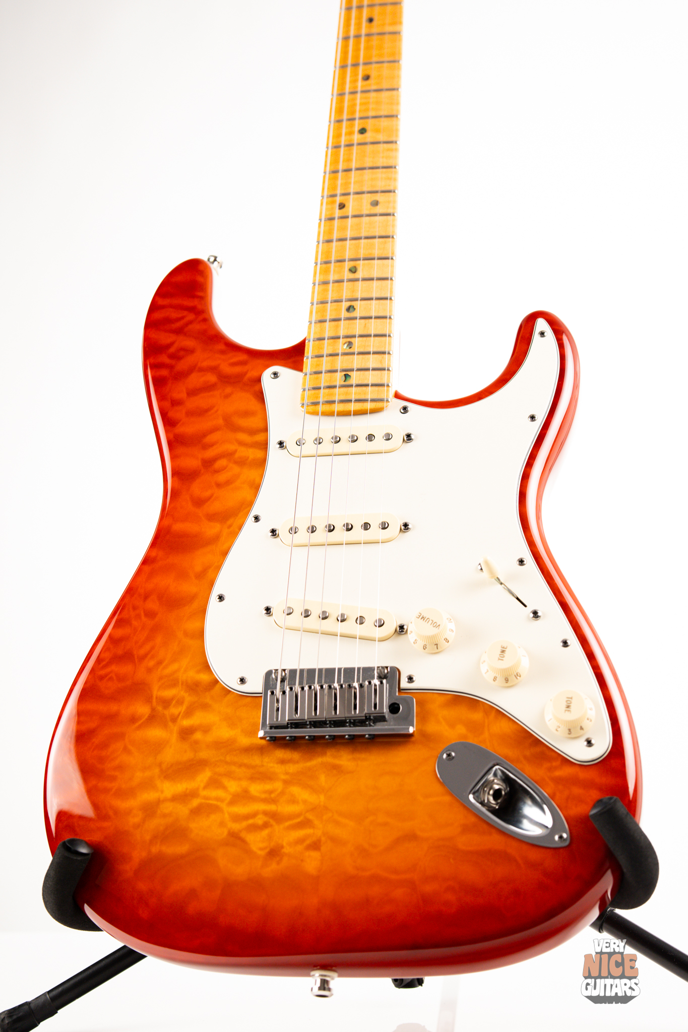 Fender Custom Shop Deluxe Stratocaster - Image 7