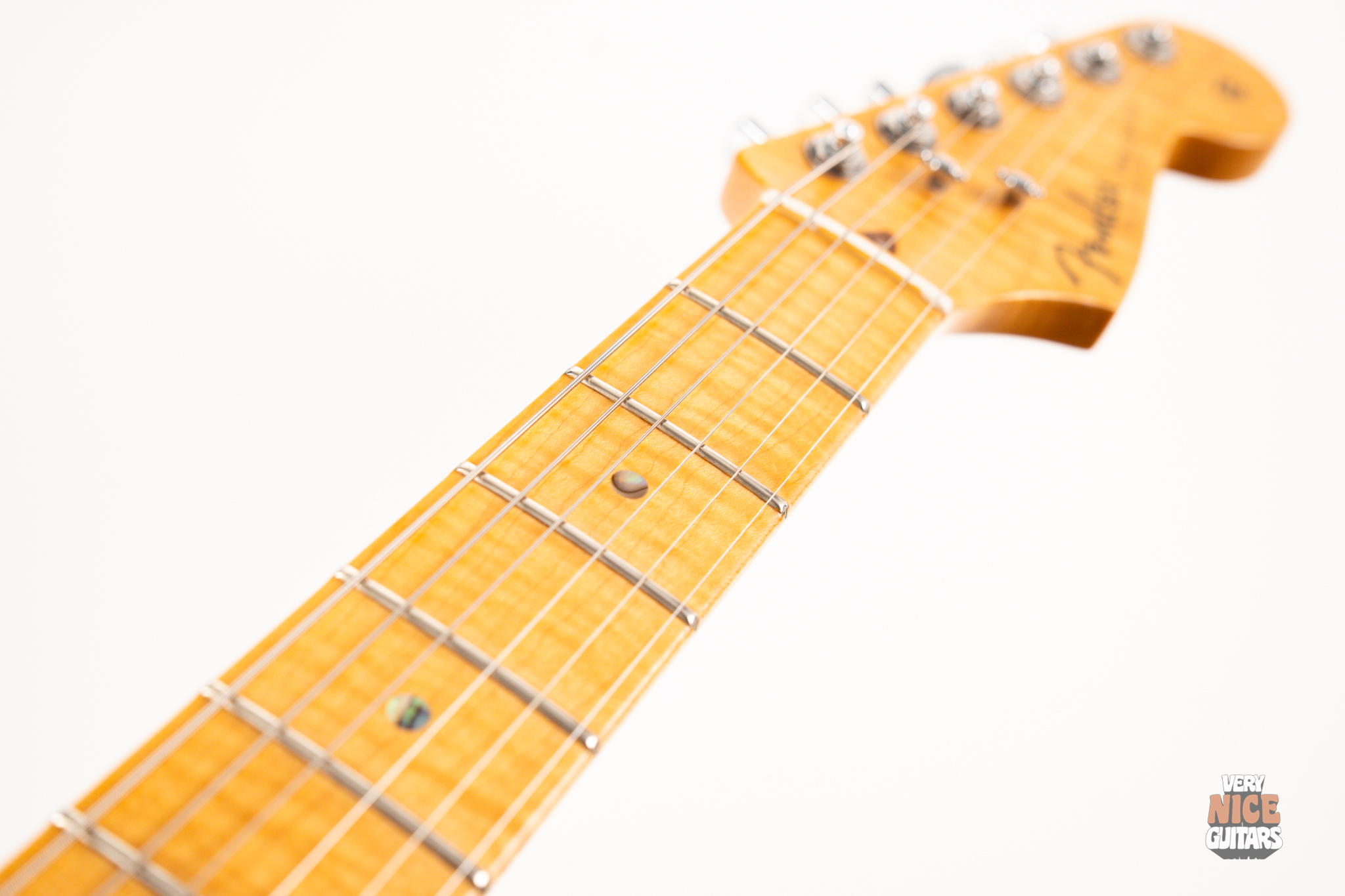 Fender Custom Shop Deluxe Stratocaster - Image 18