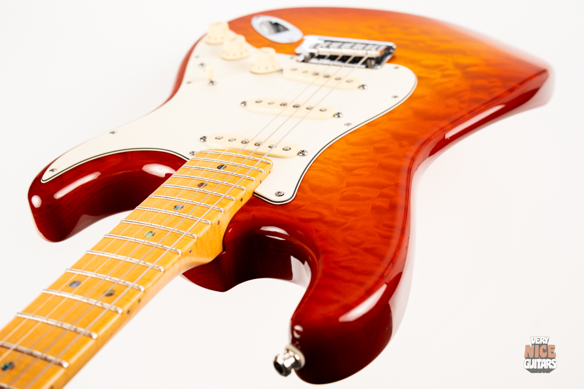 Fender Custom Shop Deluxe Stratocaster - Image 22
