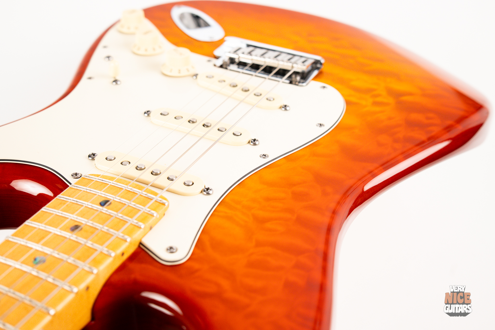 Fender Custom Shop Deluxe Stratocaster - Image 23