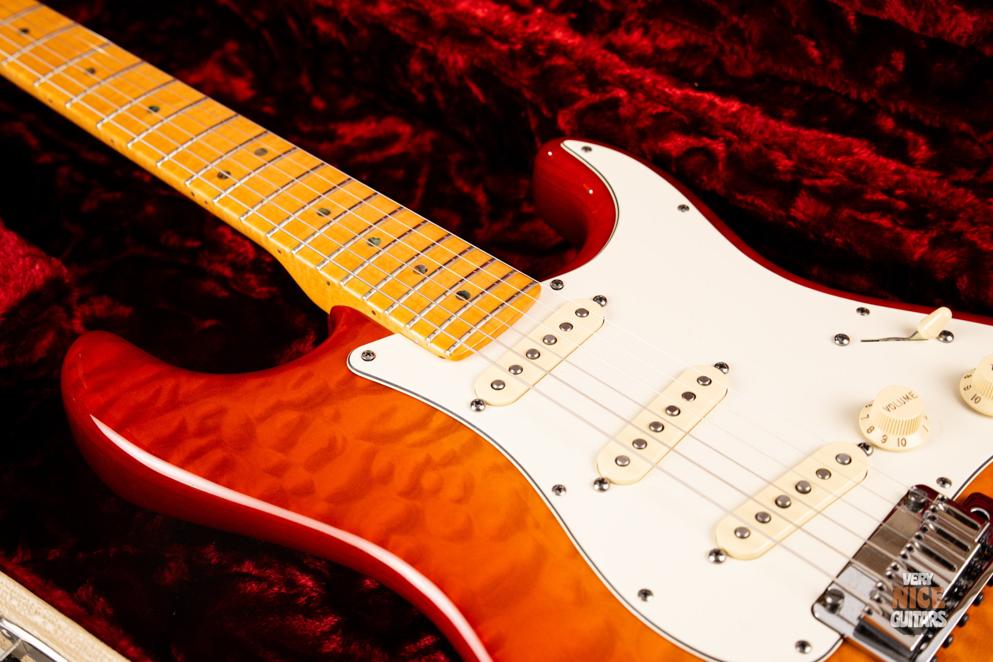 Fender Custom Shop Deluxe Stratocaster - Image 26