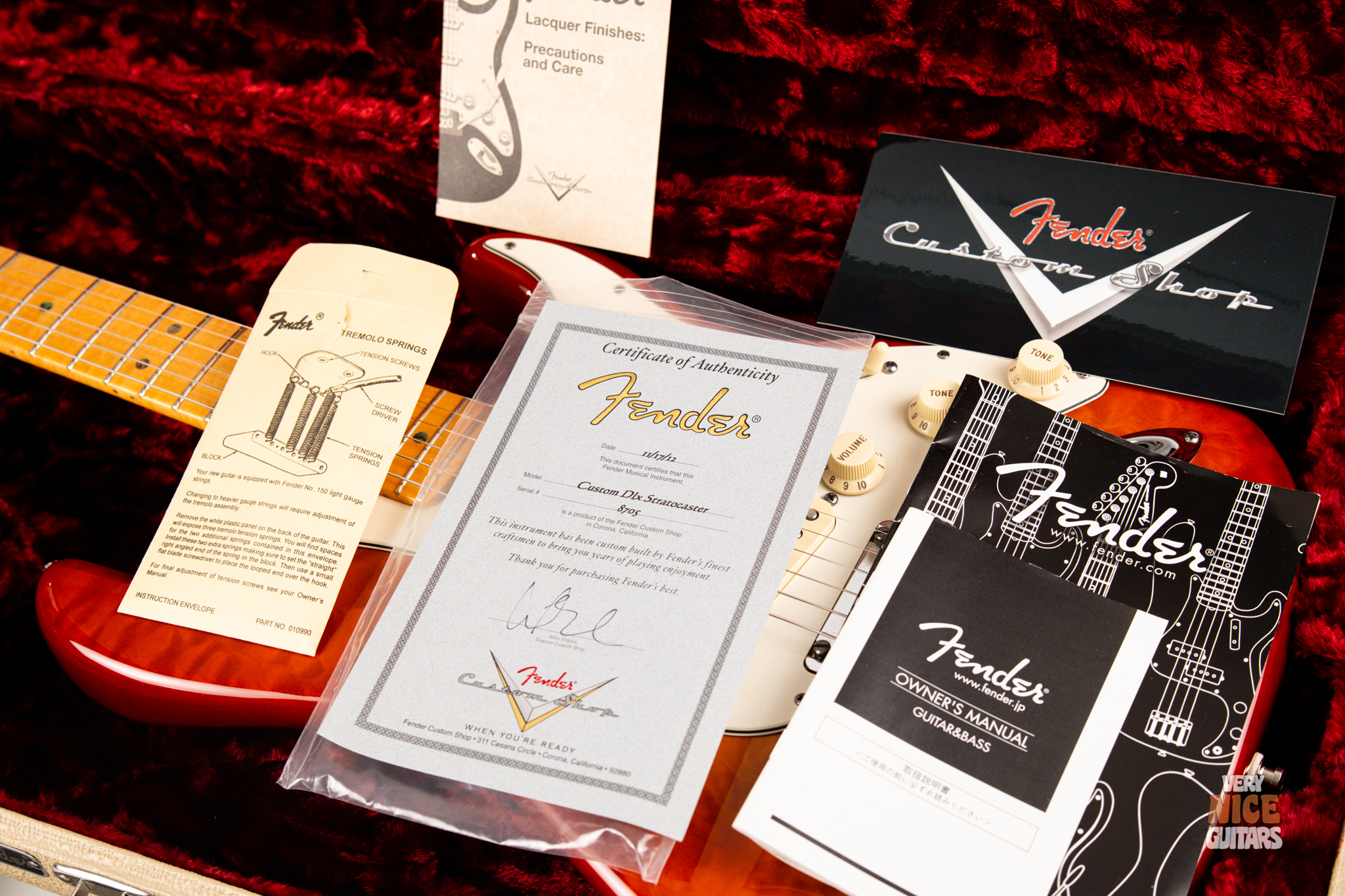 Fender Custom Shop Deluxe Stratocaster - Image 27