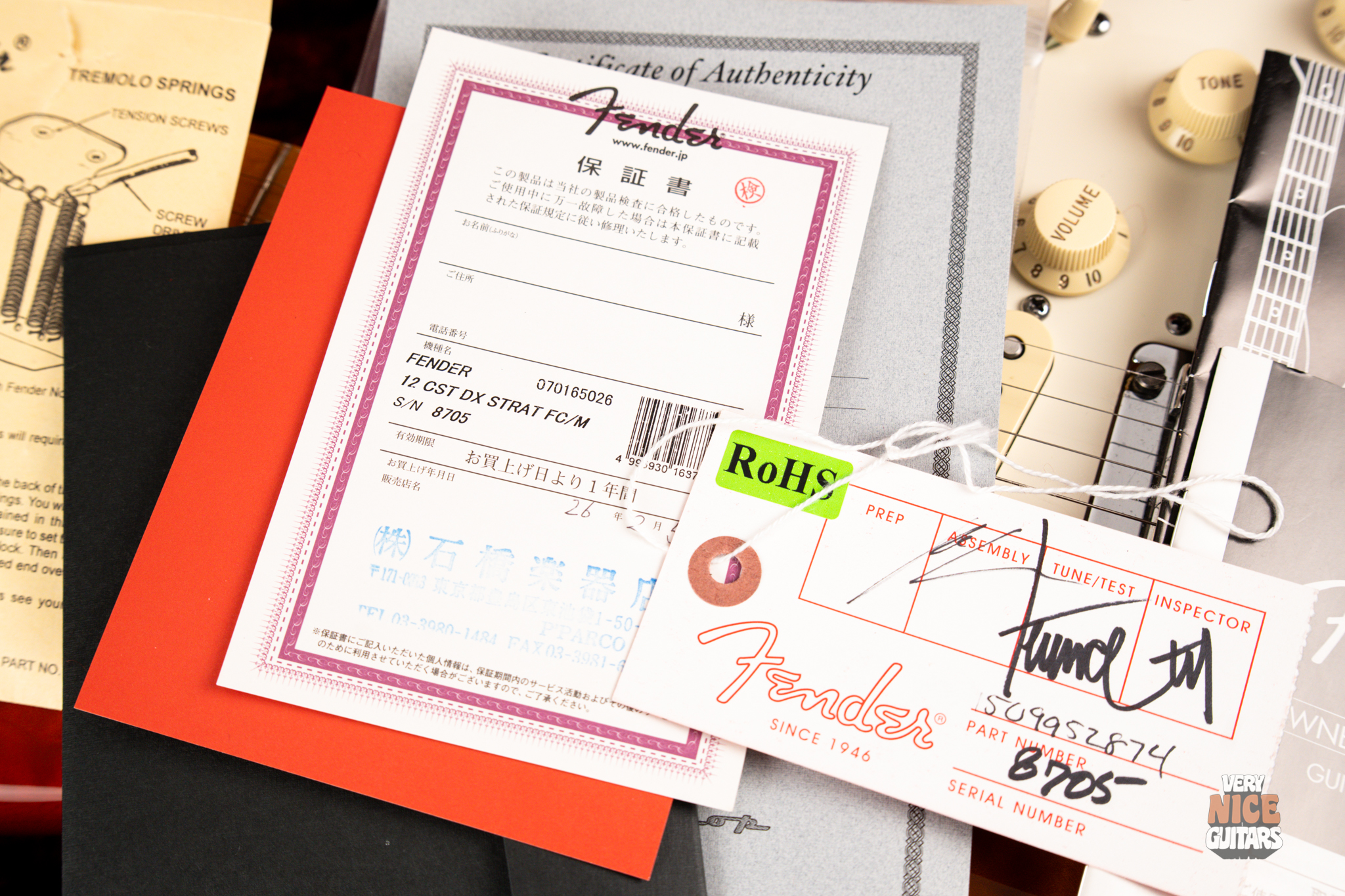 Fender Custom Shop Deluxe Stratocaster - Image 30