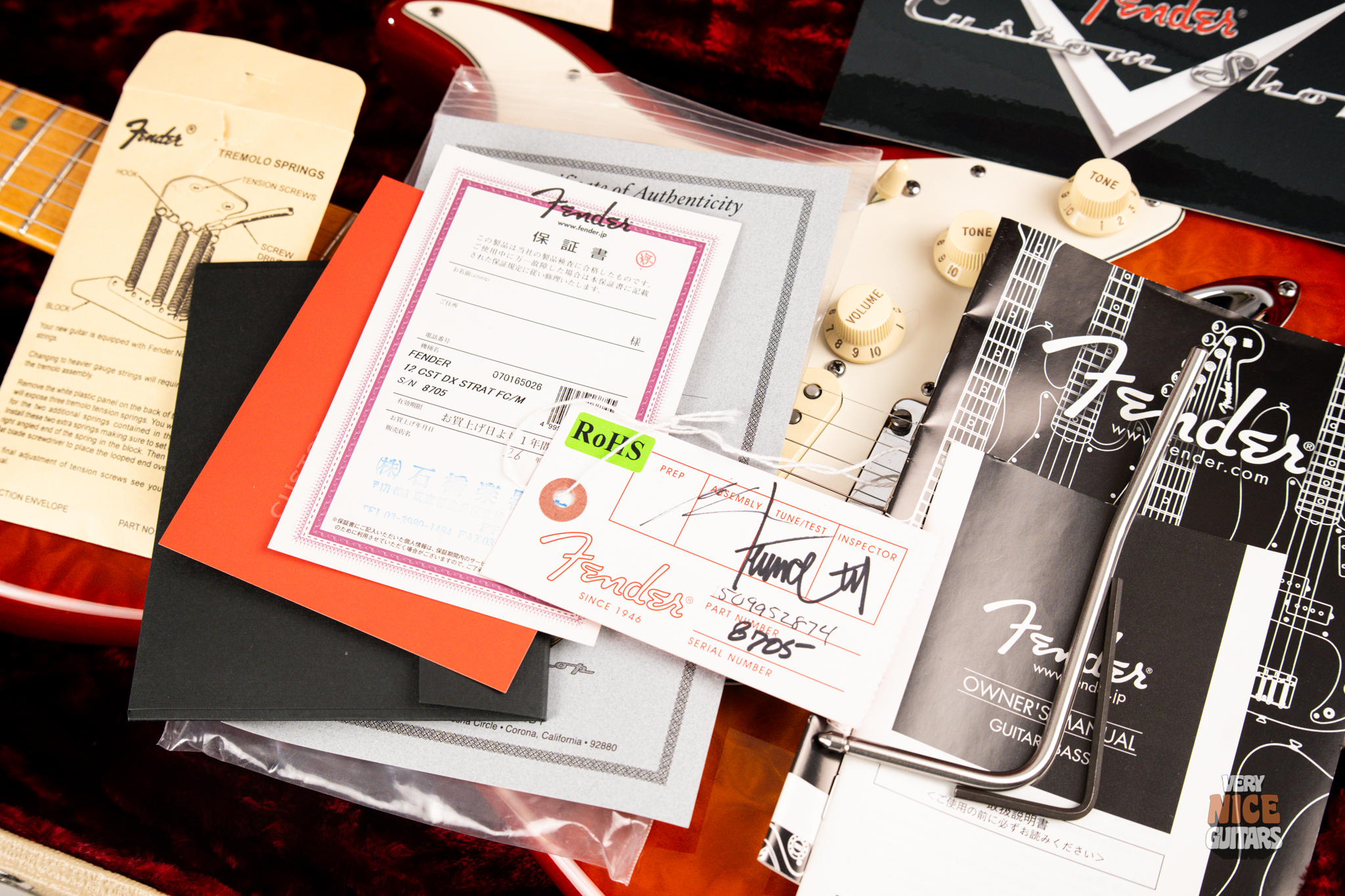 Fender Custom Shop Deluxe Stratocaster - Image 31