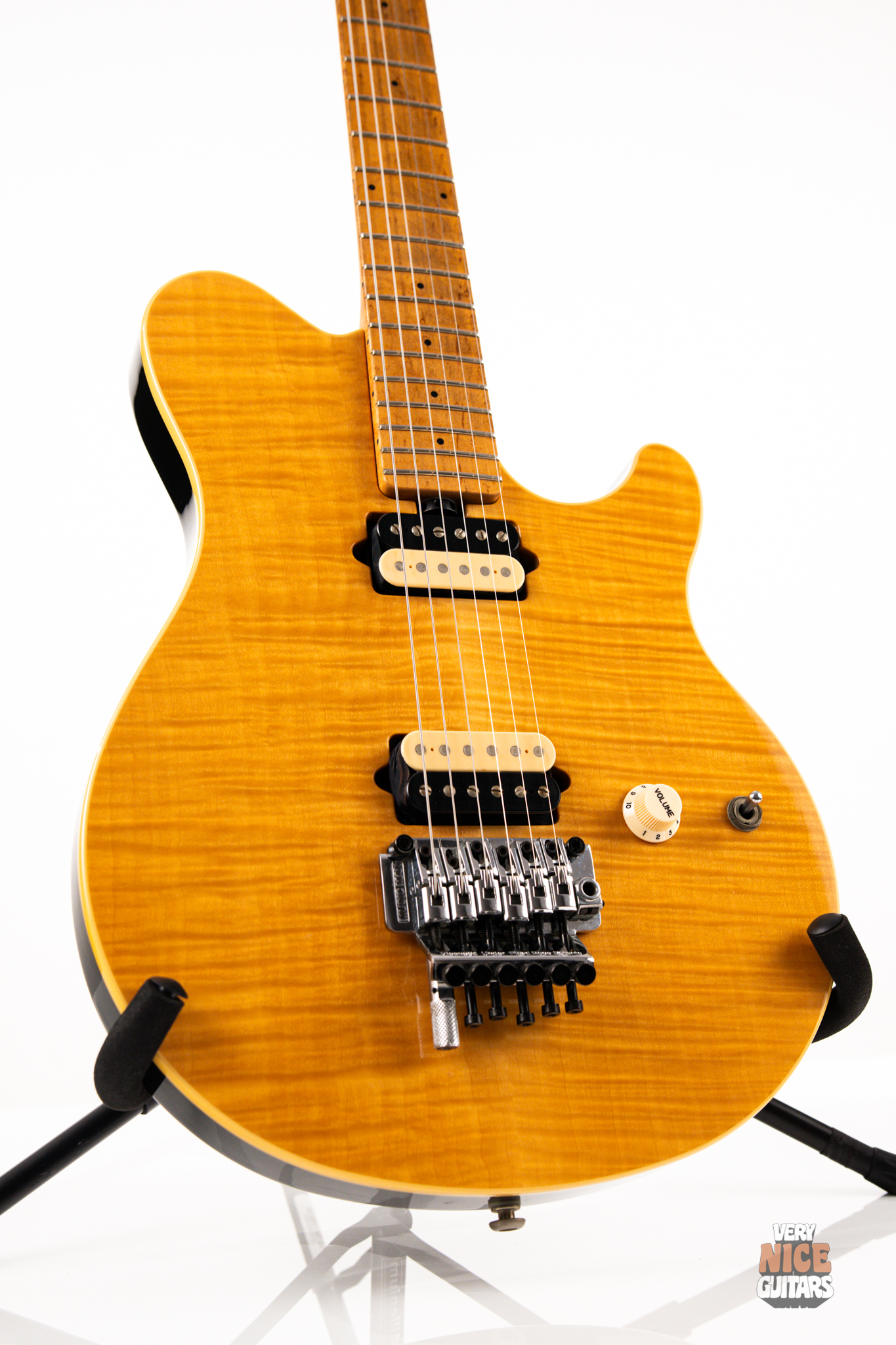 Music Man Axis Translucent Gold - Image 4