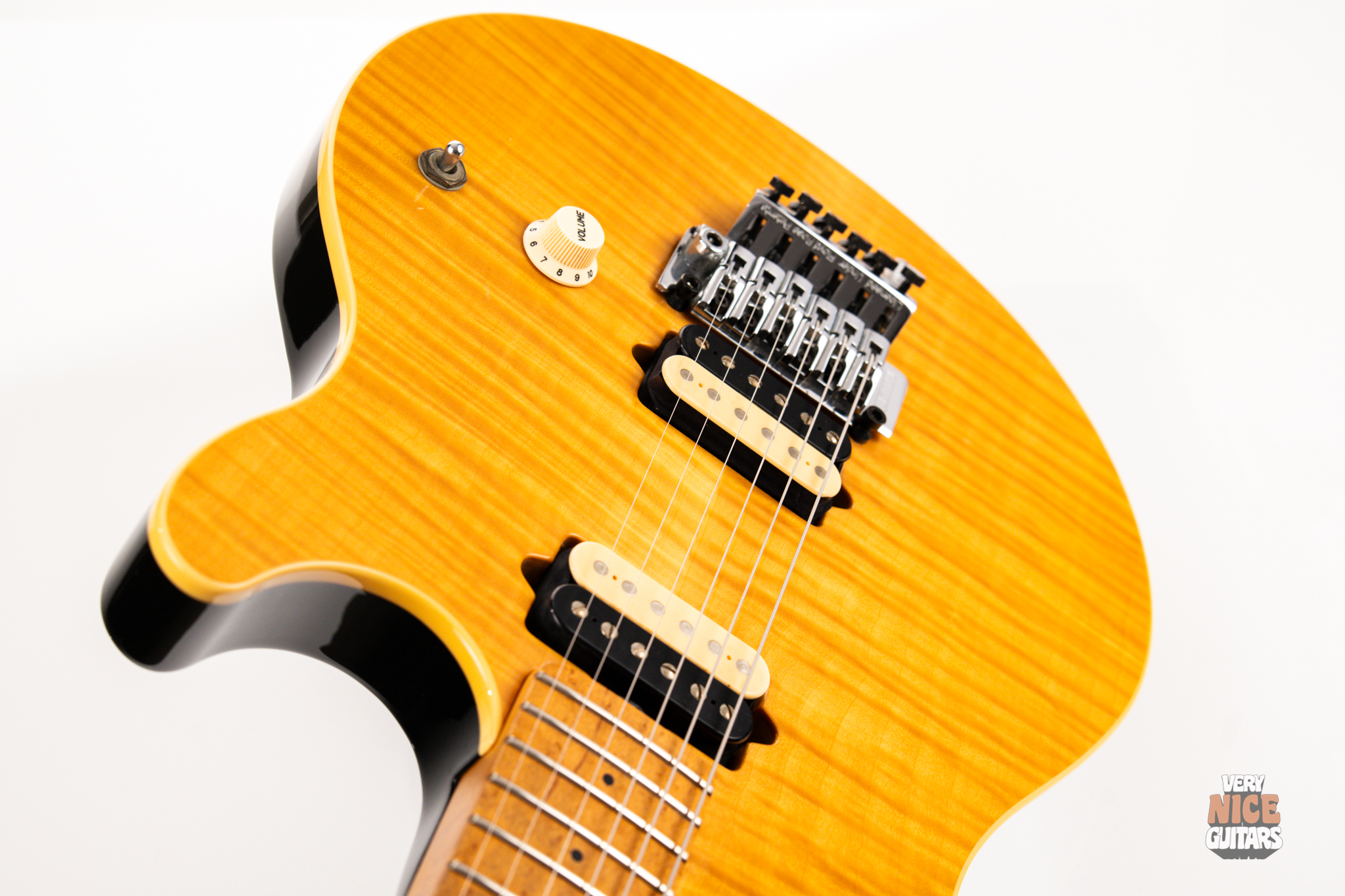 Music Man Axis Translucent Gold - Image 15