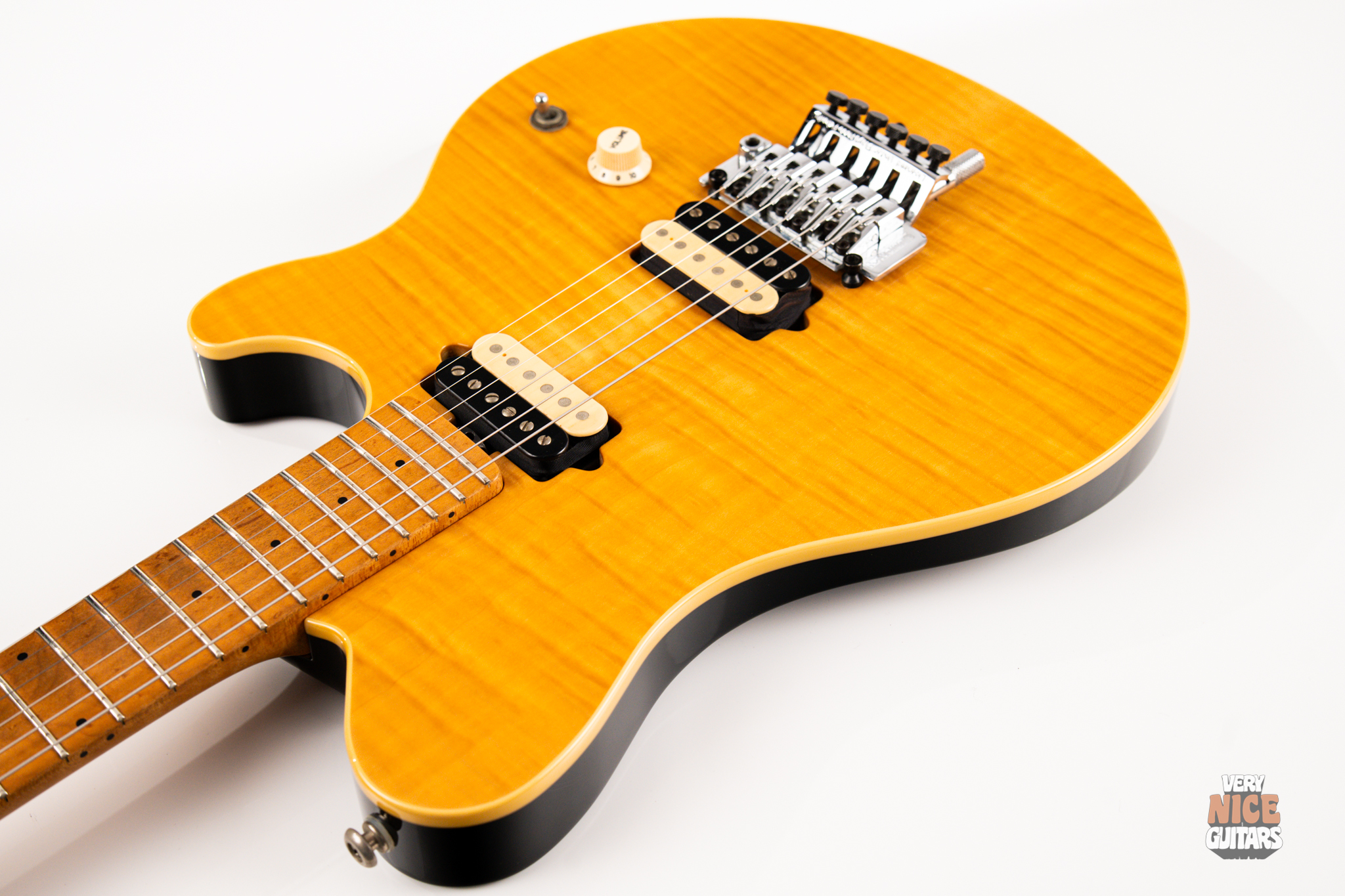 Music Man Axis Translucent Gold - Image 17