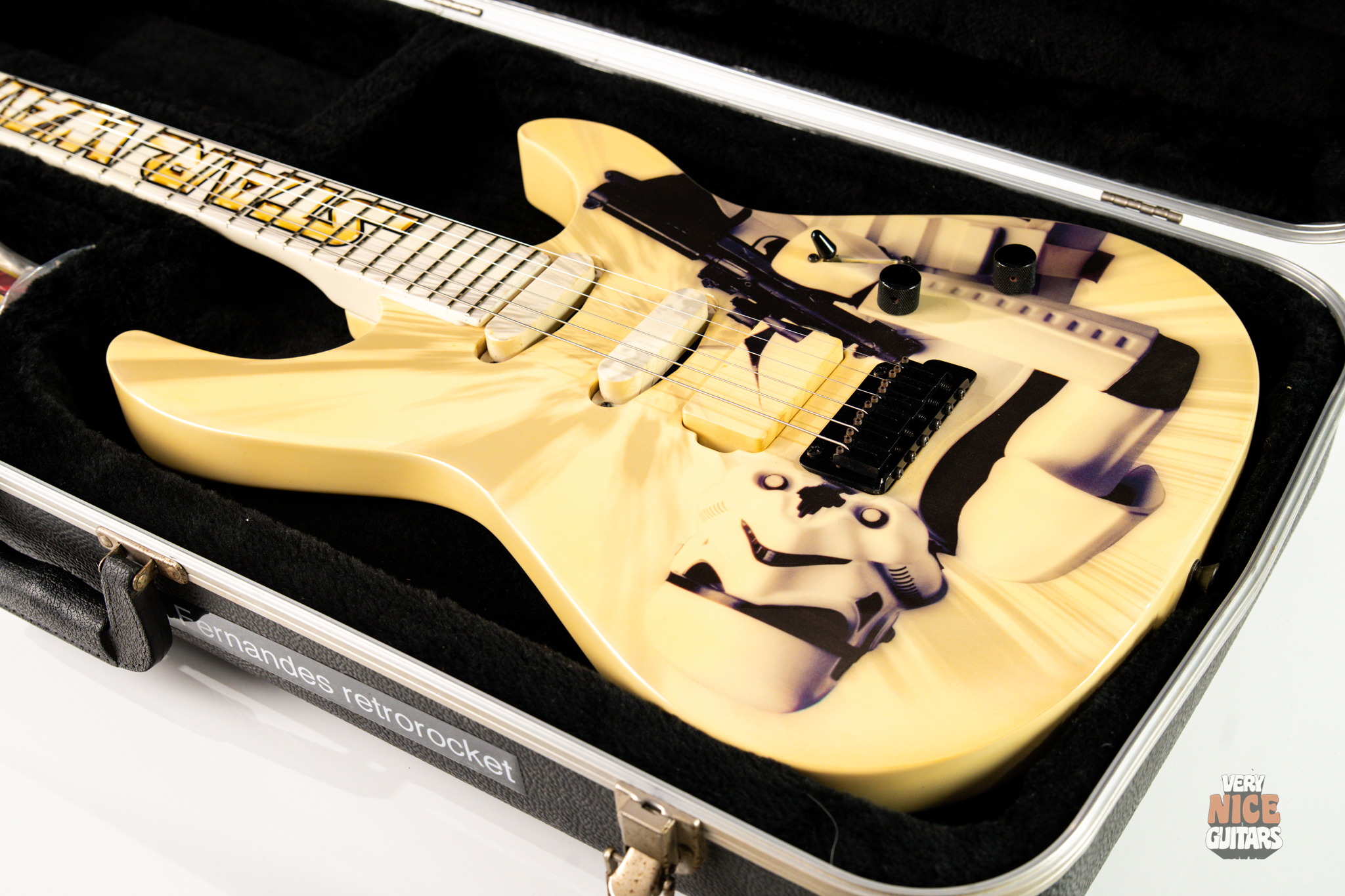 Fernandes Retrorocket Star Wars Stormtrooper - Image 25